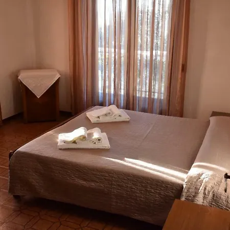 Ester Brenzone sul Garda